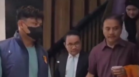proses hukum dán penahanan tersangka dugaan kasus pelanggaran UU ITE di Jakarta.