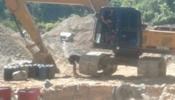 Tanpa Plang IUP dán Kerahkan 3 Alat Berat, Mengapa Tambang Diduga Ilegal di Botudulanga Bebas Beroperasi?