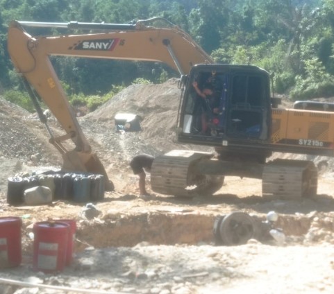 Kondisi tiga unit ekskavator SANY yang diduga beroperasi secara ilegal tanpa izin IUP di area Botudulanga Gorontalo.