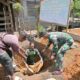 Berjibaku di Galian Septic Tank, Satgas TMMD Ke-129 Kodim 0102/Pidie dan Warga Wujudkan Sanitasi Layak
