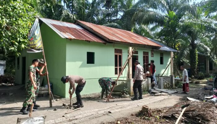 Gotong Royong Tanpa Henti, Satgas TMMD Ke-129 Kebut Rehabilitasi RTLH di Batu Bara