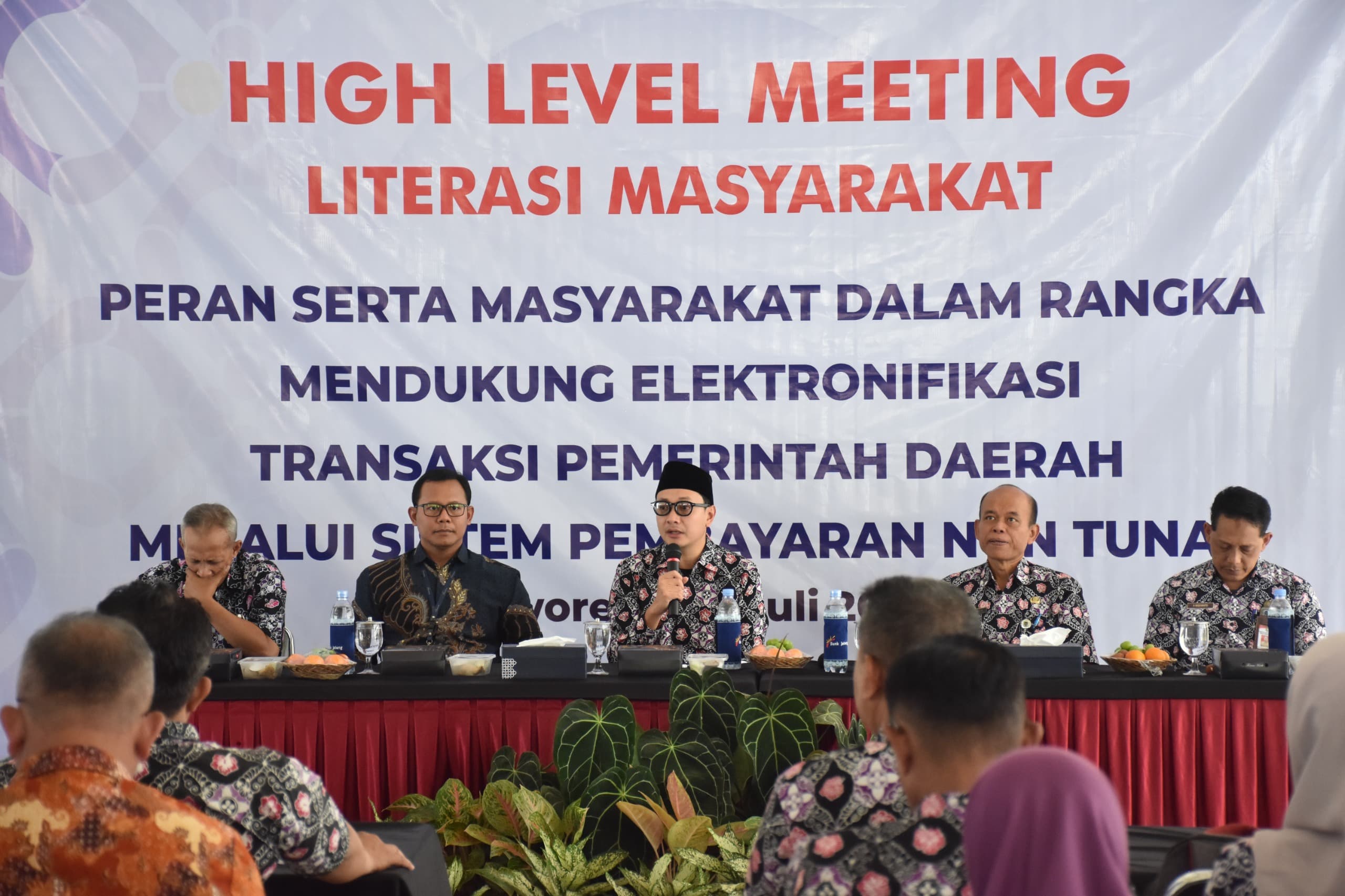 Wakil Bupati Purworejo, Dion Agasi Setiabudi, saat membuka kegiatan literasi ETPD untuk mempercepat sistem pembayaran non-tunai di tingkat desa.