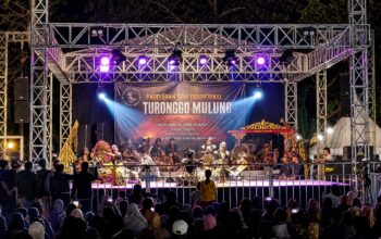 Semarak Budaya di Purworejo: Kuda Lumping Turonggo Wulung Meriahkan Khitanan Devan Syahputra