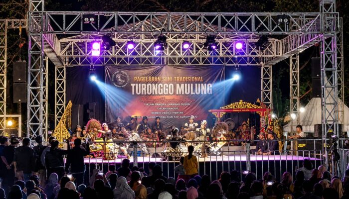 Semarak Budaya di Purworejo: Kuda Lumping Turonggo Wulung Meriahkan Khitanan Devan Syahputra