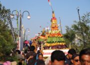 Merti Jaladri 2026 Pecah! Ribuan Warga Padati Pantai Dewaruci Jatimalang