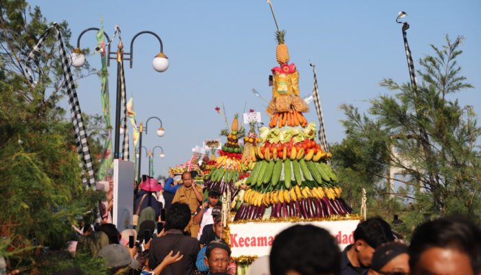 Merti Jaladri 2026 Pecah! Ribuan Warga Padati Pantai Dewaruci Jatimalang
