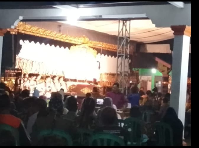 Perayaan tradisi Memetri Bumi di Desa Karangtawang Cilacap.