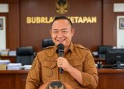 Bupati Ketapang Aleksander Wilyo mengajak kepada seluruh para ayah kita Gerakan Mengantar Anak di Hari Pertama Sekolah