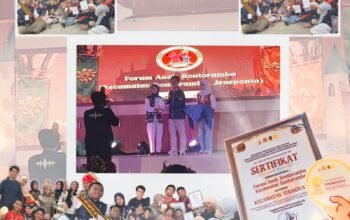 Asyifa Kamila, Ketua Forum Anak Kecamatan Bontoramba, menerima penghargaan Forum Anak Kecamatan Inovatif di FASS Awards 2026.