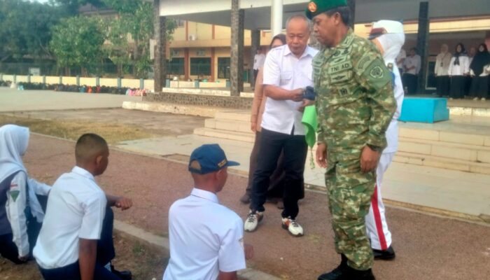 Danramil Pagaden Kapten M. Saprudin Buka MPLS 570 Siswa Baru SMK Negeri 1 Cipunagara