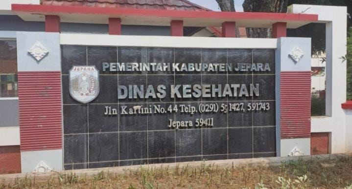 Kantor Dinas Kesehatan Kabupaten Jember yang menjadi sorotan terkait transparansi informasi.