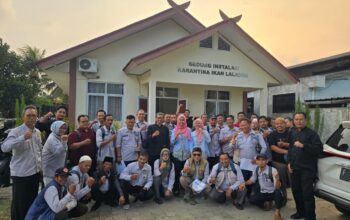 Sekdis dan Kabid hadiri Rapat kinerja Penyuluh Perikanan Swadaya( PPS) di Kabupaten Bogor! Mampukah Rapat Kinerja Ini Dongkrak Kesejahteraan Petani Ikan? Rapat kinerja Penyuluh Perikanan Swadaya bersama Disnakan Kabupaten Bogor di Gedung Instalasi Karantina Ikan Hias Laladon.