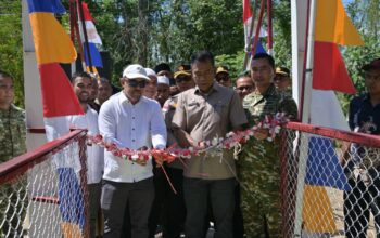 Dandim 0102/Pidie dan Forkopimda Resmikan Jembatan Perintis Garuda, Mampukah Dongkrak Ekonomi Warga? Dandim 0102/Pidie bersama Forkopimda meresmikan Jembatan Perintis Garuda di Mutiara Timur, Pidie.