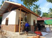 Dinding Berdiri, Atap Terpasang: Harapan Mulyana Segera Miliki Rumah Layak Berkat TMMD Ke-129 Kodim 0102/Pidie