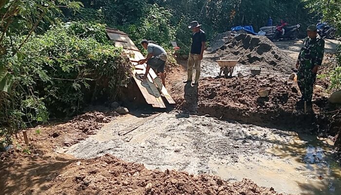 Perkuat Jalan Pertanian, Satgas TMMD Ke-129 Bangun Box Culvert Bersama Warga di Desa Lhok Panah