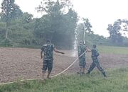 Tak Sekadar Menanam, Satgas TMMD Ke-129 Kodim 0102/Pidie Rawat Harapan Petani di Tengah Teriknya Cuaca