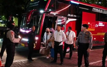 Rombongan istri Bupati Pemalang tiba di Gedung Merah Putih KPK Jakarta.