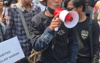 Puluhan jurnalis di Subang menggelar aksi damai menuntut penegakan hukum yang adil.