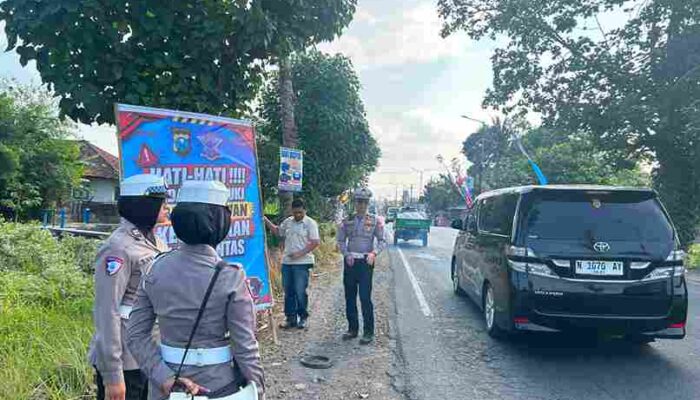 Satlantas Polres Jember Lakukan Pencegahan Rawan Kecelakaan di Blackspot Desa Langkap Bangsalsari