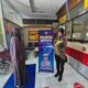 Kasat Lantas Polres Jember AKP Bernadus Bagas Simarmata tinjau program Polantas Menyapa di Samsat Timur.