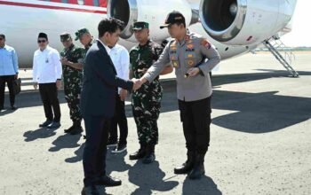 Wapres Gibran Transit di Magetan, Kapolres AKBP Raden Erik Bersama Forkopimda Pastikan Pengamanan VVIP Berjalan Mulus Kapolres Magetan AKBP Raden Erik bersama Forkopimda menyambut kedatangan Wapres Gibran di Lanud Iswahjudi.