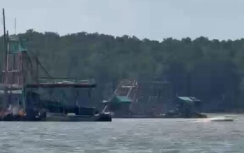 Kondisi perairan Pulau Dante, Belinyu, yang diwarnai dugaan aktivitas ponton isap produksi (PIP) ilegal.