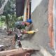Bangga Menjadi Bagian Satgas TMMD, Sertu Ramadhan Curahkan Pengabdian Membangun Rumah Layak Huni untuk Warga