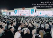 Lautan Putih di Jantung Jakarta: Puluhan Ribu Jama’ah Khusyuk Duduk Bersama Dalam ‘Zikir & Doa Kebangsaan’ di Taman Air Mancur Monas