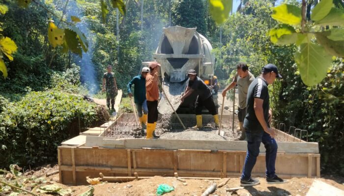 Genjot Infrastruktur Pertanian, Satgas TMMD Ke-129 Kebut Pengecoran Box Culvert Demi Kelancaran Akses Petani