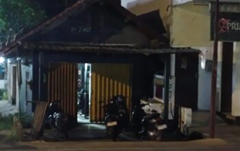 Ilustrasi penegakan Perda Miras oleh Satpol PP di Purworejo menyusul dugaan outlet miras di Sangubanyu Grabag.