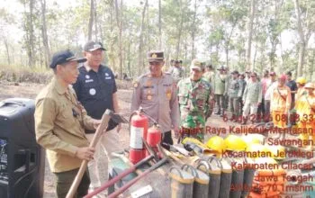 Apel gelar pasukan dan peralatan karhutla 2026 di Petak 82c RPH Mentasan BKPH Bokol KPH Banyumas Barat Jeruklegi Cilacap.