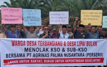 Warga Desa Terbangiang dan Lipai Bulan Pelalawan suarakan penolakan KSO PT Agrinas Palma Nusantara.