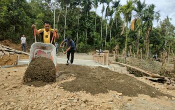 Semangat Satgas TMMD ke-129 Tak Surut Ditempa Terik: Oprit Jembatan di Lhok Panah Dikebut Nyaris Rampung