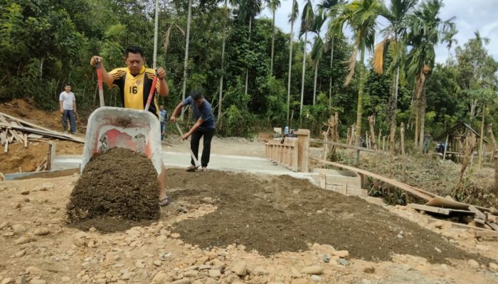 Semangat Satgas TMMD ke-129 Tak Surut Ditempa Terik: Oprit Jembatan di Lhok Panah Dikebut Nyaris Rampung