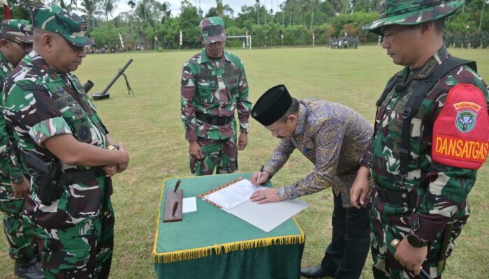 Dansatgas TMMD ke-129 Kodim 0102/Pidie Bersama Bupati Tanda Tangani Naskah Serah Terima, Seluruh Sasaran Rampung 100 Persen