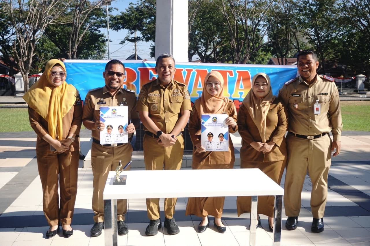 Penandatanganan PKS Disdukcapil Jeneponto dan RS Pratama Rumbia yang disaksikan oleh Bupati Jeneponto.