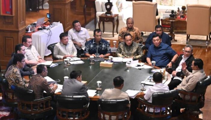 Gercep di Hambalang! Presiden Prabowo Gelar Rapat Maraton Evaluasi Penanganan Karhutla Kalimantan & Dampak Bencana NTT