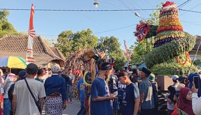 Grebeg Maulid Serta Puceng Porak Sedekah Bumi Ramaikan Desa Maron Ponorogo