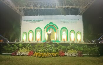 Sekda Madiun Sigit Budiarto Bersama Ribuan Jemaah, Maulid Nabi dan HUT RI ke-81 Menggema di Reksogati