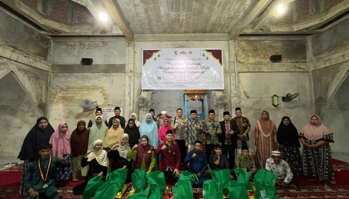 Tak Sekadar Safari Masjid, HIMA Persis Pelalawan Antar Bantuan untuk Lansia dan Rumah Ibadah