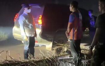 Bupati Ketapang, Alexander Wilyo, S. STP., M. Si meninjau langsung lokasi Kebakaran Hutan dan Lahan