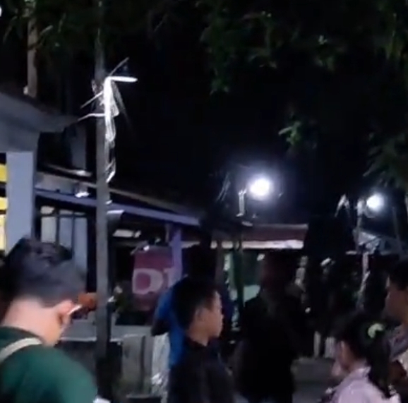 Suasana pemukiman warga di Tembilahan, Inhil, yang diteror oleh monyet berukuran besar.