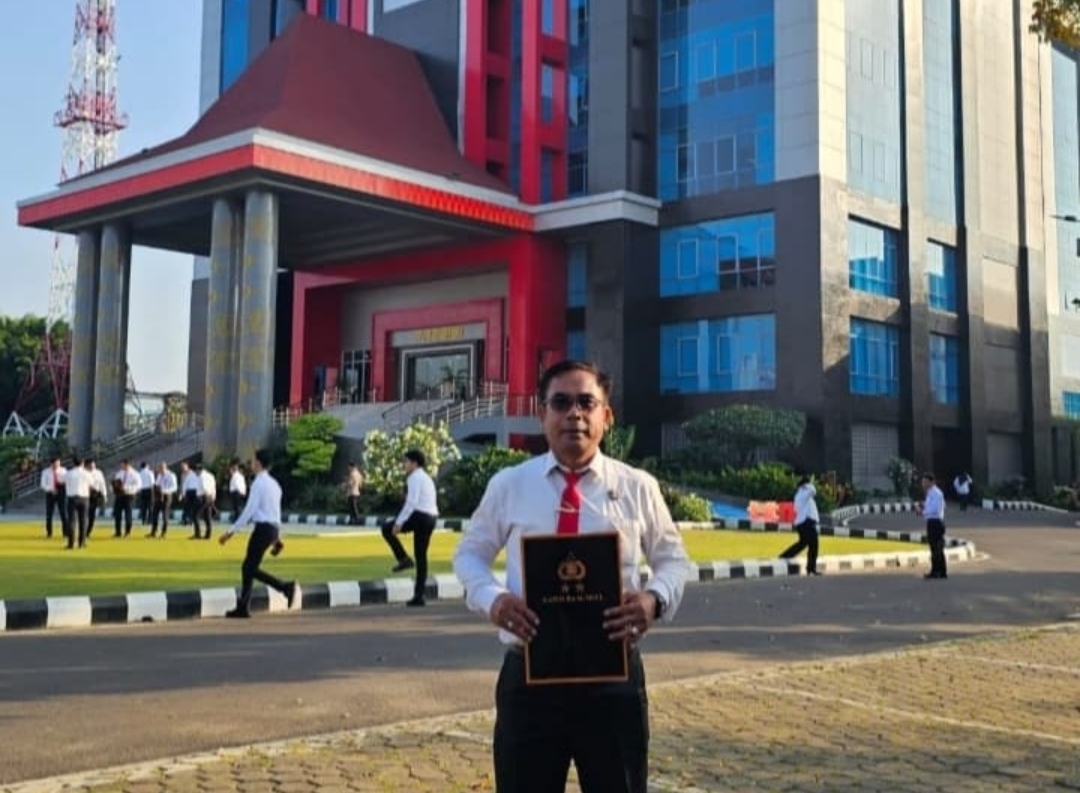Kapolres Musi Rawas AKBP Agung Adhitya Prananta pimpin apel penyerahan penghargaan Kapolda Sumsel.