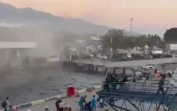 Gempa M7,7 Guncang Flores, Pelabuhan L. Say Maumere Rusak, Peringatan Tsunami Berakhir Kondisi kerusakan bangunan di sekitar Pelabuhan L. Say Maumere pasca gempa bumi magnitudo 7,7.
