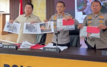 Kapolres Berau AKBP Ridho Tri Putranto saat memimpin konferensi pers pengungkapan kasus pembakaran lahan di Berau.
