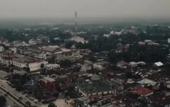 Kondisi kabut asap menyelimuti kawasan Sorek, Kecamatan Pangkalan Kuras, Kabupaten Pelalawan.