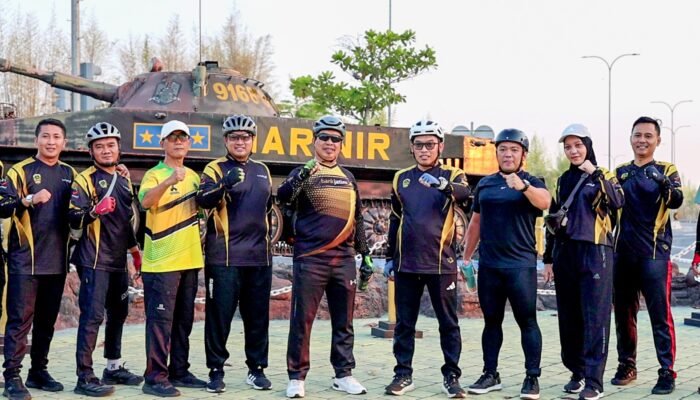 Usia 62 Tahun, Bupati Madiun Tetap Gowes ke Kantor: “Jangan Lupa Bahagia”