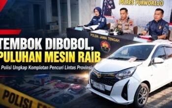 Jajaran Polres Purworejo saat merilis pengungkapan kasus komplotan pembobol toko material