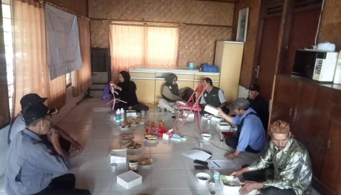 Petani Sukamakmur Belajar Atasi Hama Tanaman, Bimtek Disbun Jabar Dorong Penggunaan Bahan Organik