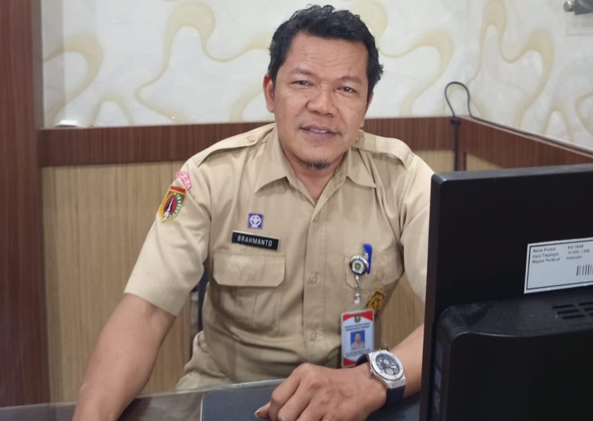 kondisi ruas jalan di Purworejo serta dokumen pengadaan barang dan jasa pemerintah.
